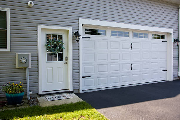 24/7 Emergency Garage Door Panel Replacement experts in Union City, NJ